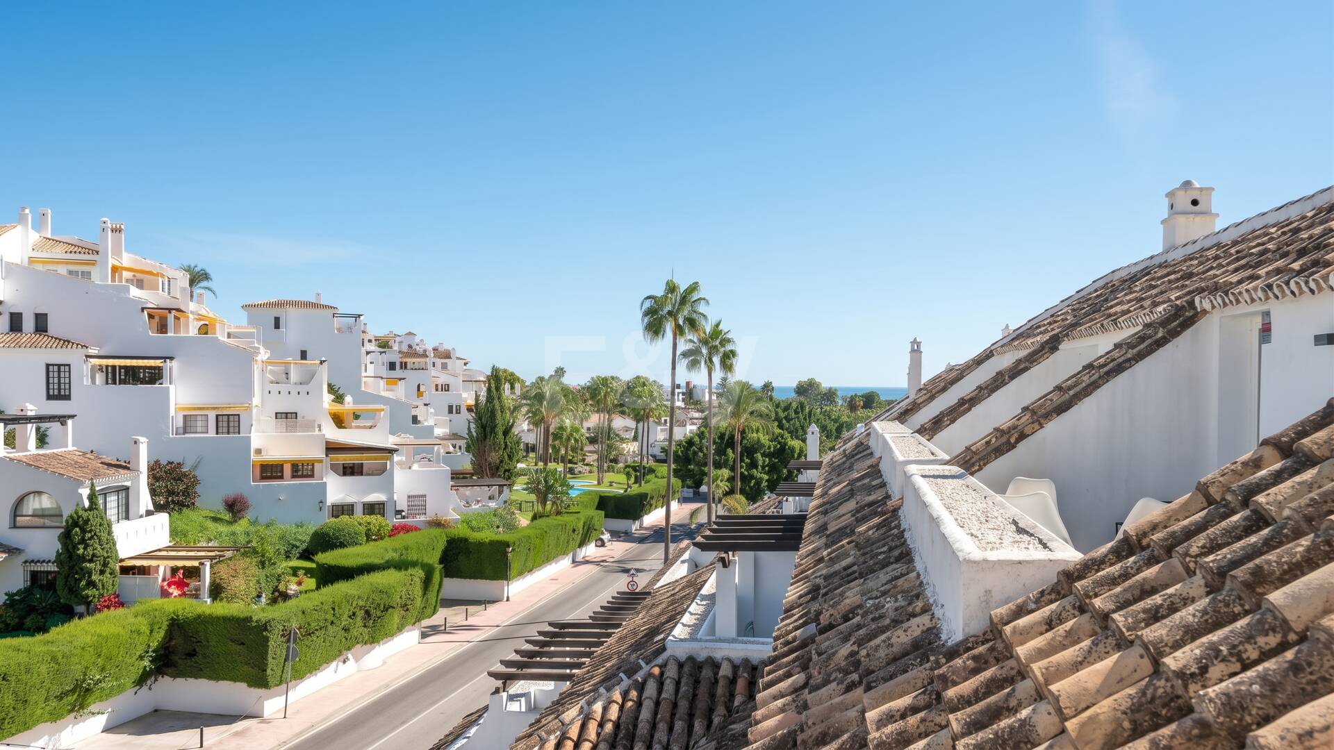 Duplex Penthouse w pierwszej lokalizacji w Nueva Andalucía