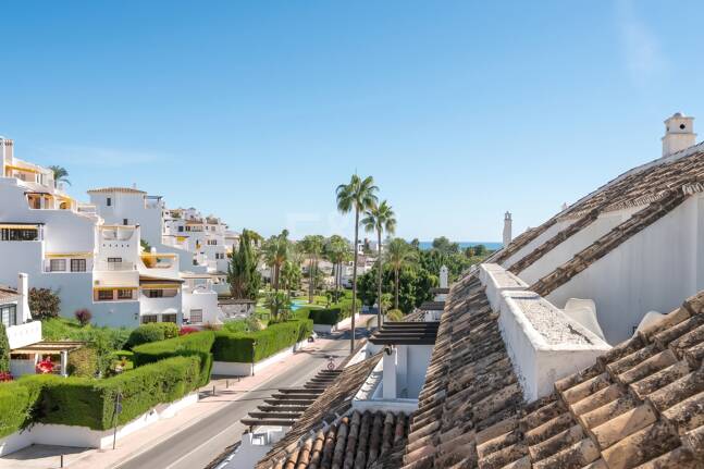 Duplex Penthouse w pierwszej lokalizacji w Nueva Andalucía