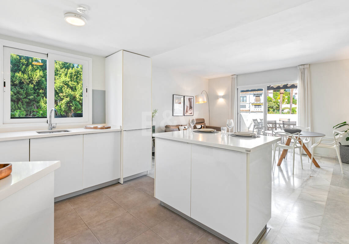 Duplex Penthouse w pierwszej lokalizacji w Nueva Andalucía