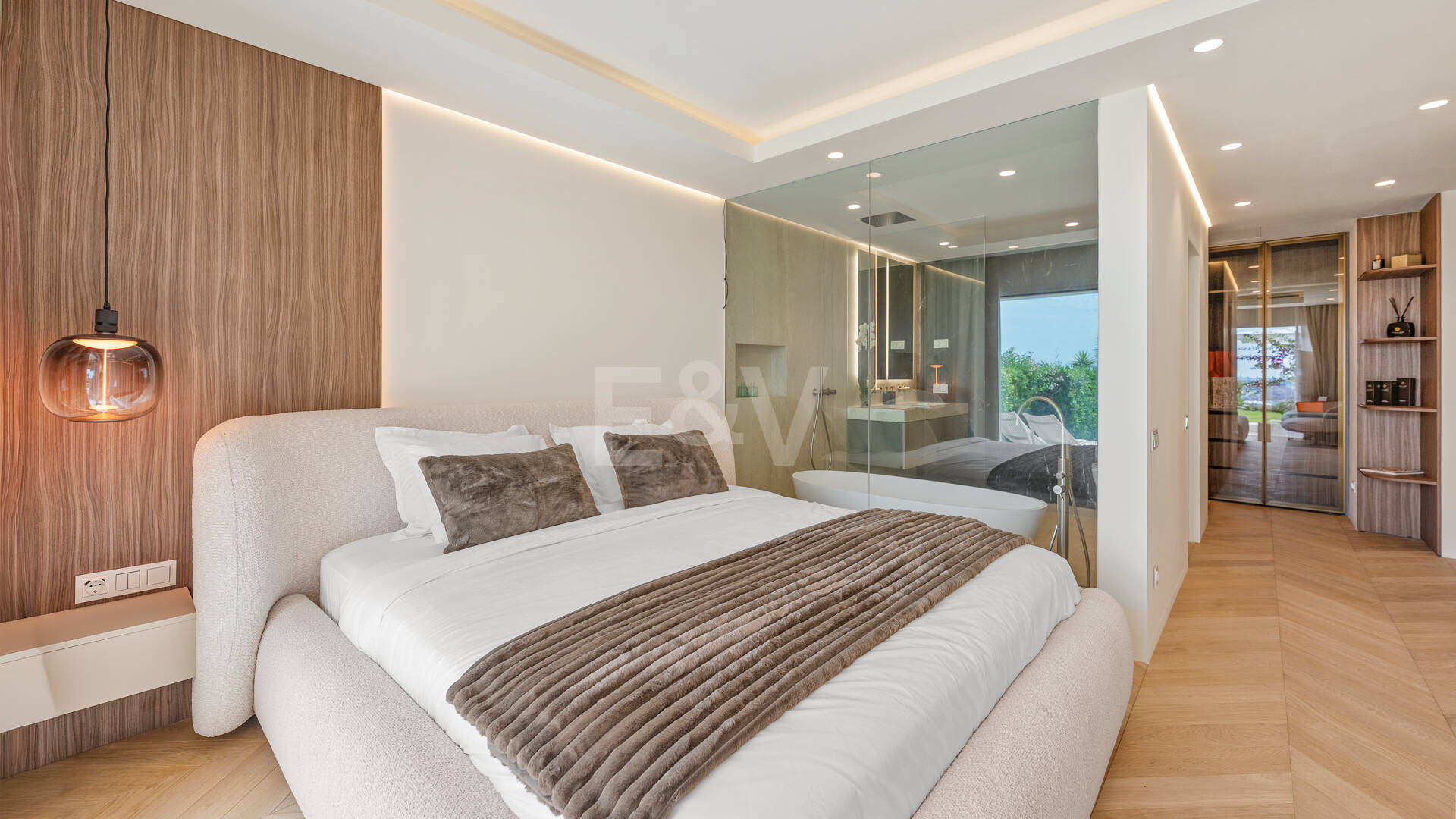 Elegancki apartament ogrodowy z widokiem na morze w Nueva Andalucia