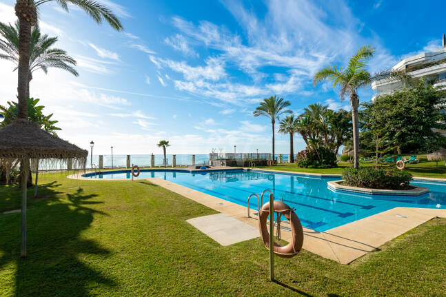 Elegantes Apartment mit 4 Schlafzimmern am Strand und Meerblick in Playa Esmeralda