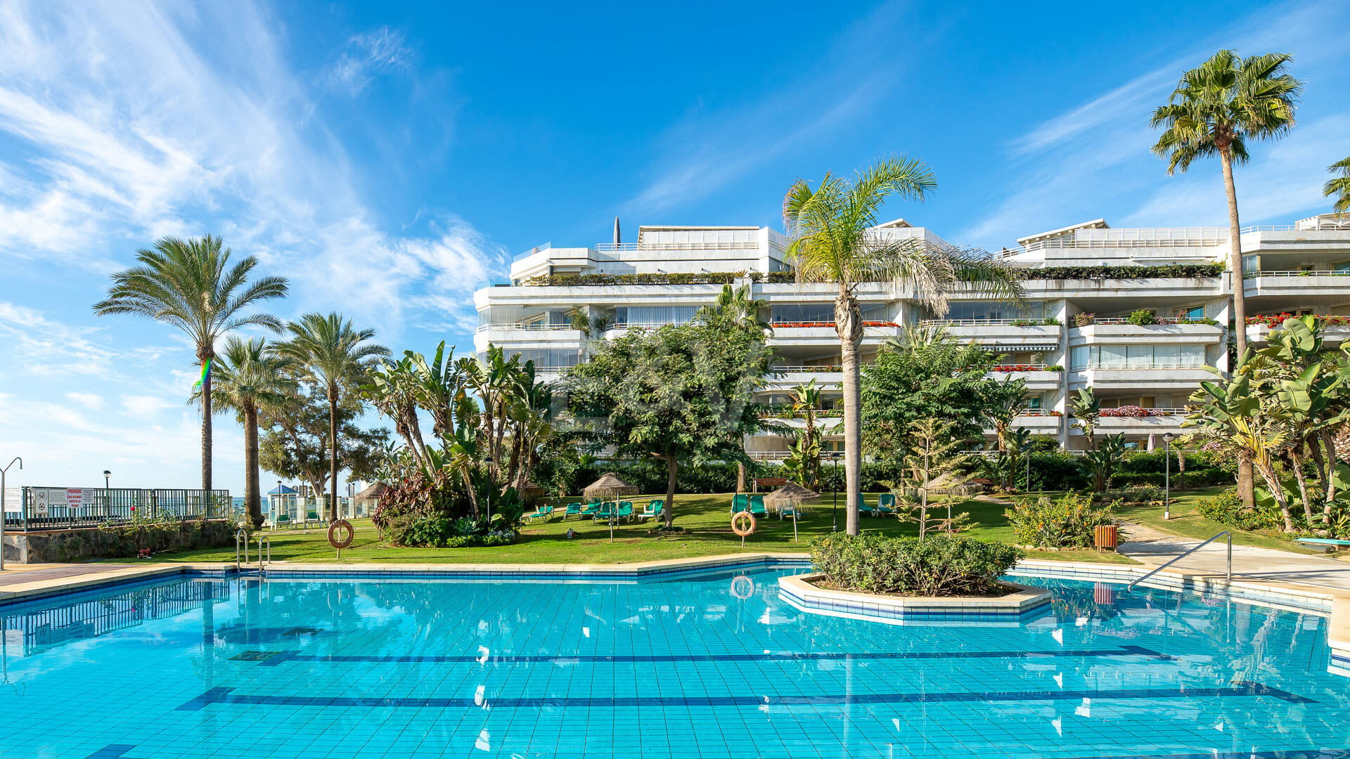 Elegantes Apartment mit 4 Schlafzimmern am Strand und Meerblick in Playa Esmeralda