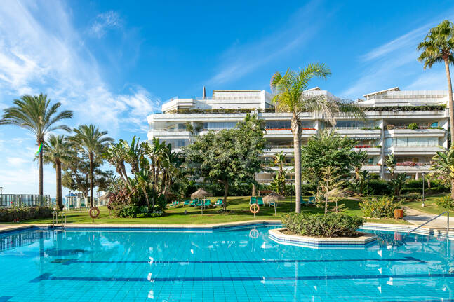 Elegantes Apartment mit 4 Schlafzimmern am Strand und Meerblick in Playa Esmeralda