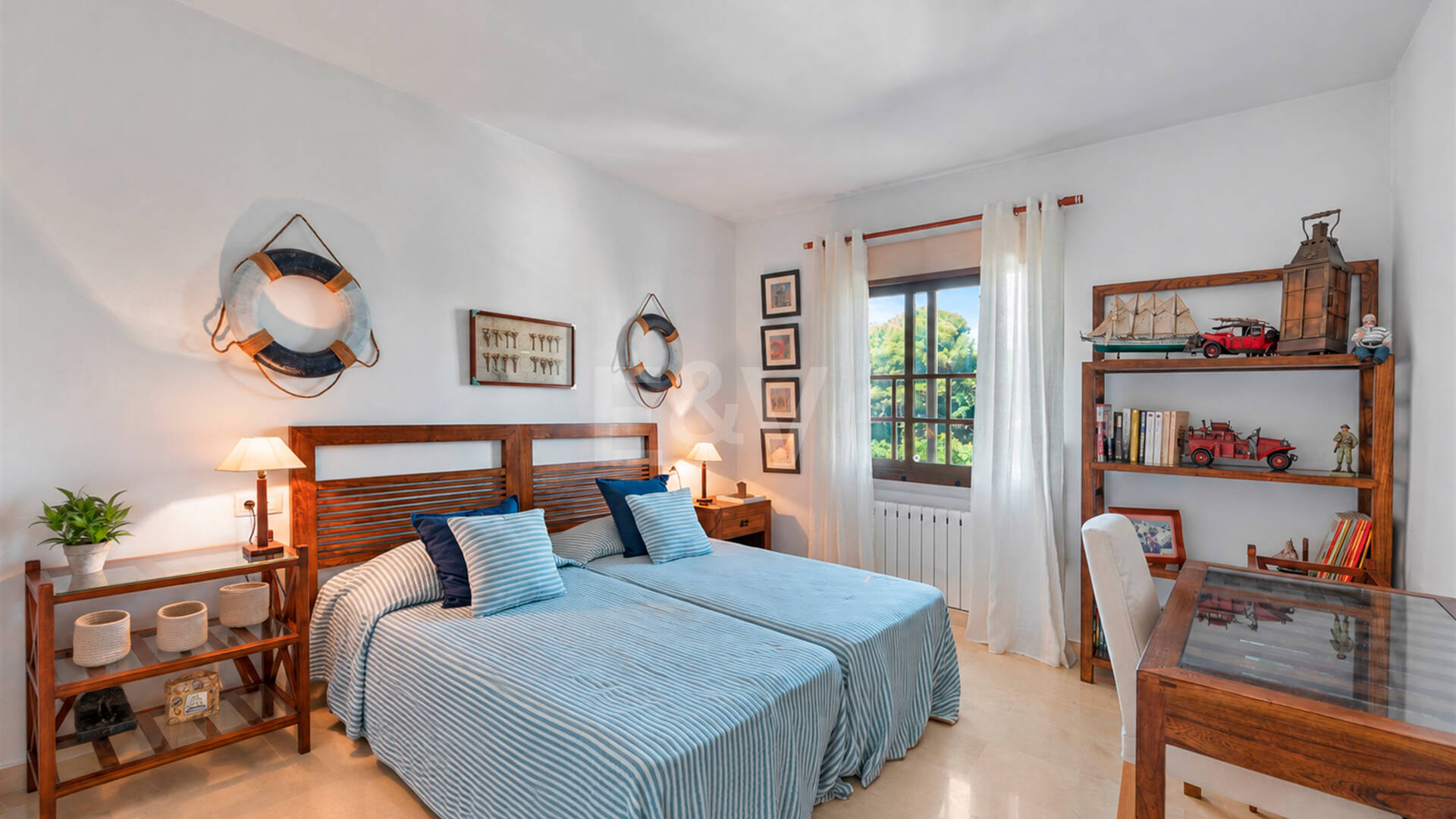 Seafront Lägenhet med havsutsikt i Cabopino
