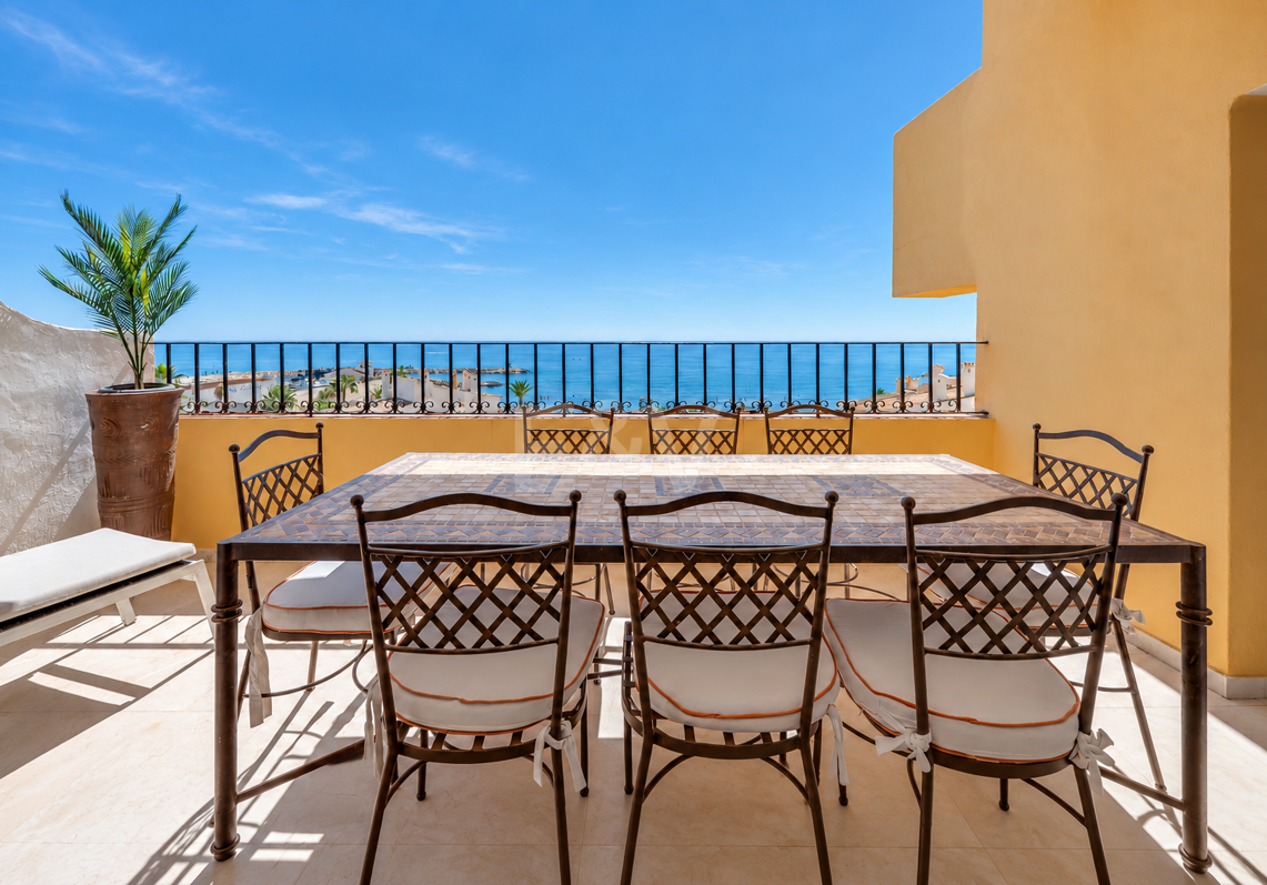 Seafront Lägenhet med havsutsikt i Cabopino