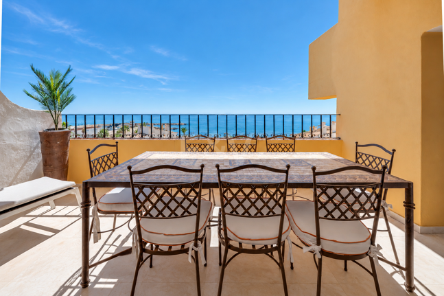 Seafront Lägenhet med havsutsikt i Cabopino