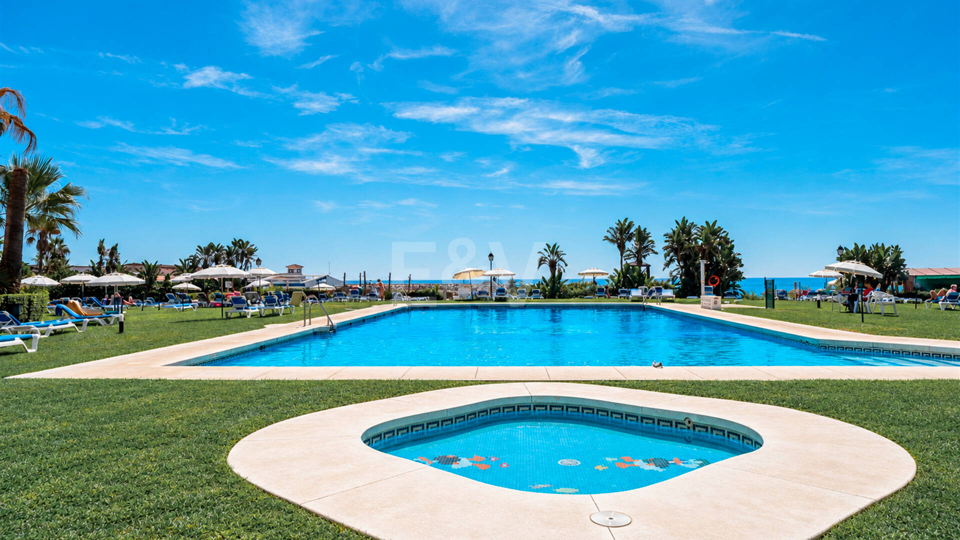 Seafront Lägenhet med havsutsikt i Cabopino