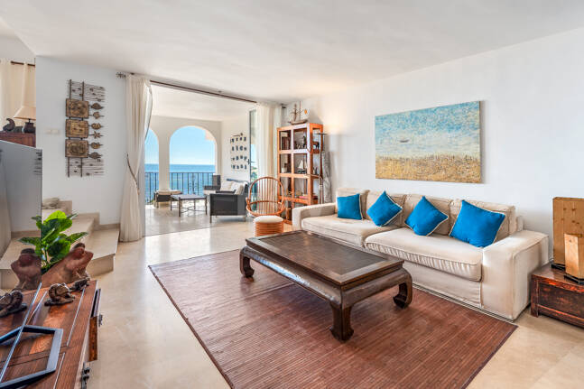 Seafront Lägenhet med havsutsikt i Cabopino