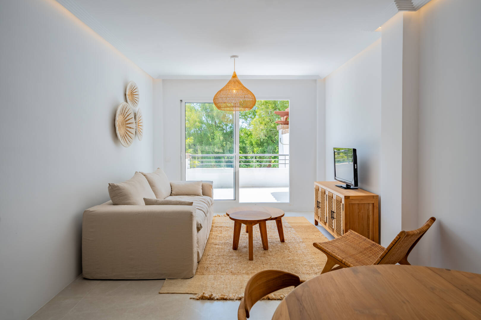 Meticulously Crafted Penthouse with an Expansive Rooftop Solarium in Los Arqueros
