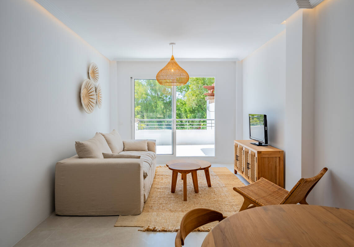 Meticulously Crafted Penthouse with an Expansive Rooftop Solarium in Los Arqueros