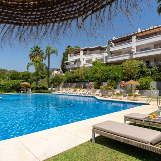 Meticulously Crafted Penthouse with an Expansive Rooftop Solarium in Los Arqueros