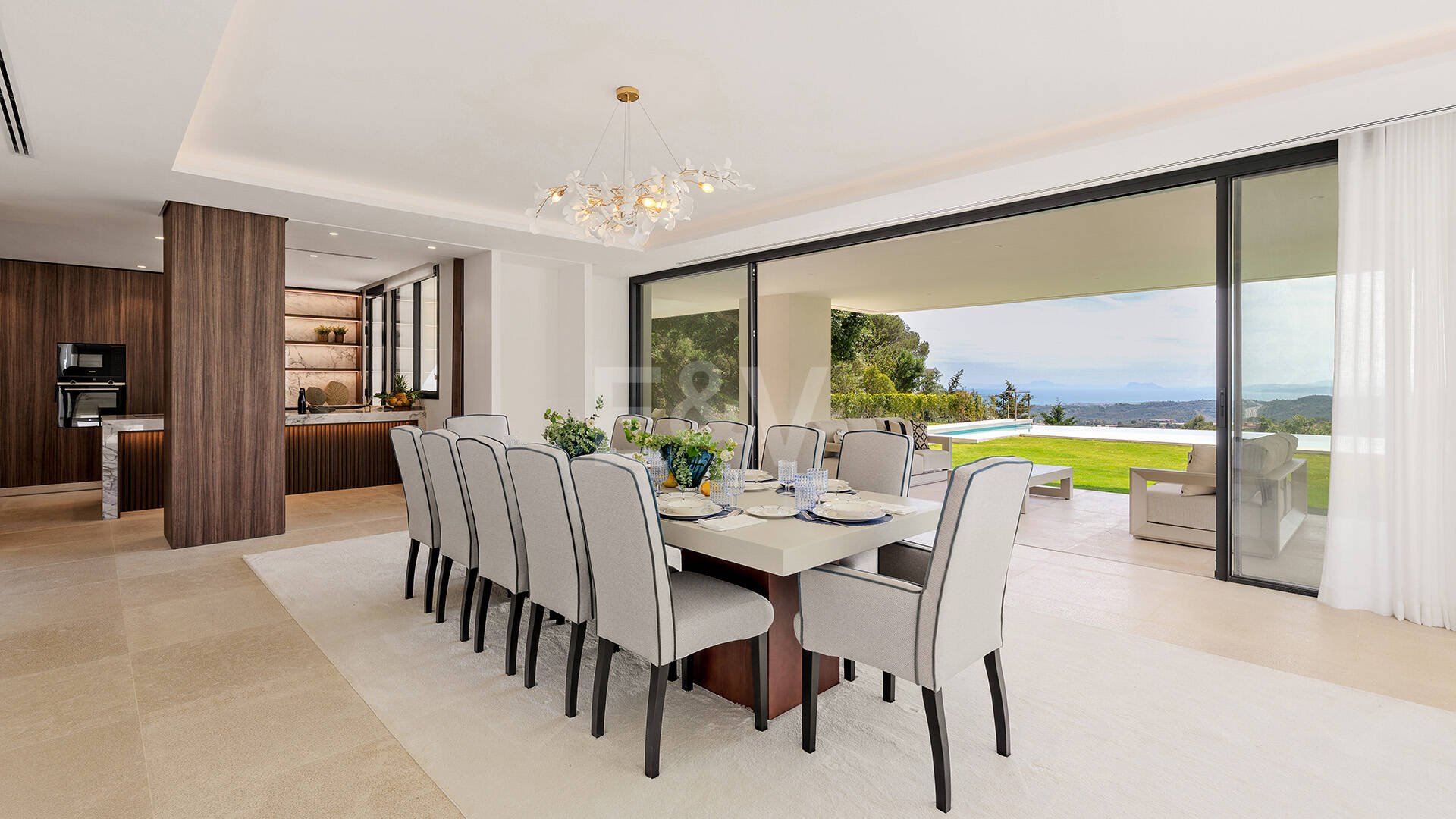 Ny Villa med havsutsikt i en gated Golf urbanisering i Marbella Club Golf Resort