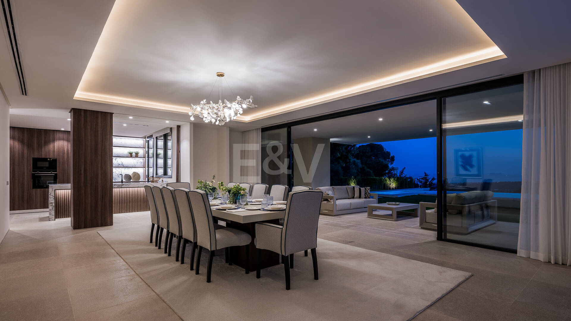 Ny Villa med havsutsikt i en gated Golf urbanisering i Marbella Club Golf Resort