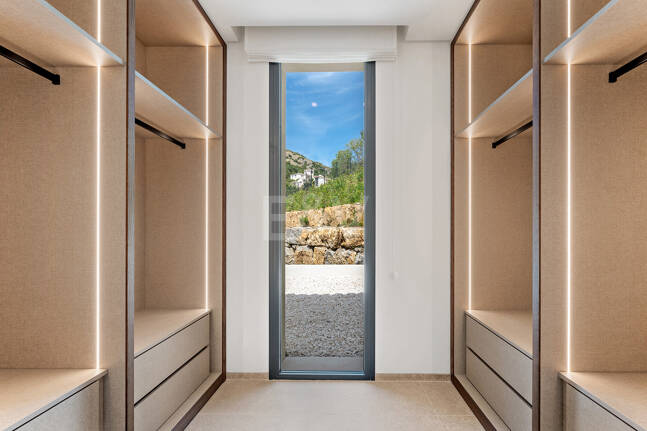 Ny Villa med havsutsikt i en gated Golf urbanisering i Marbella Club Golf Resort