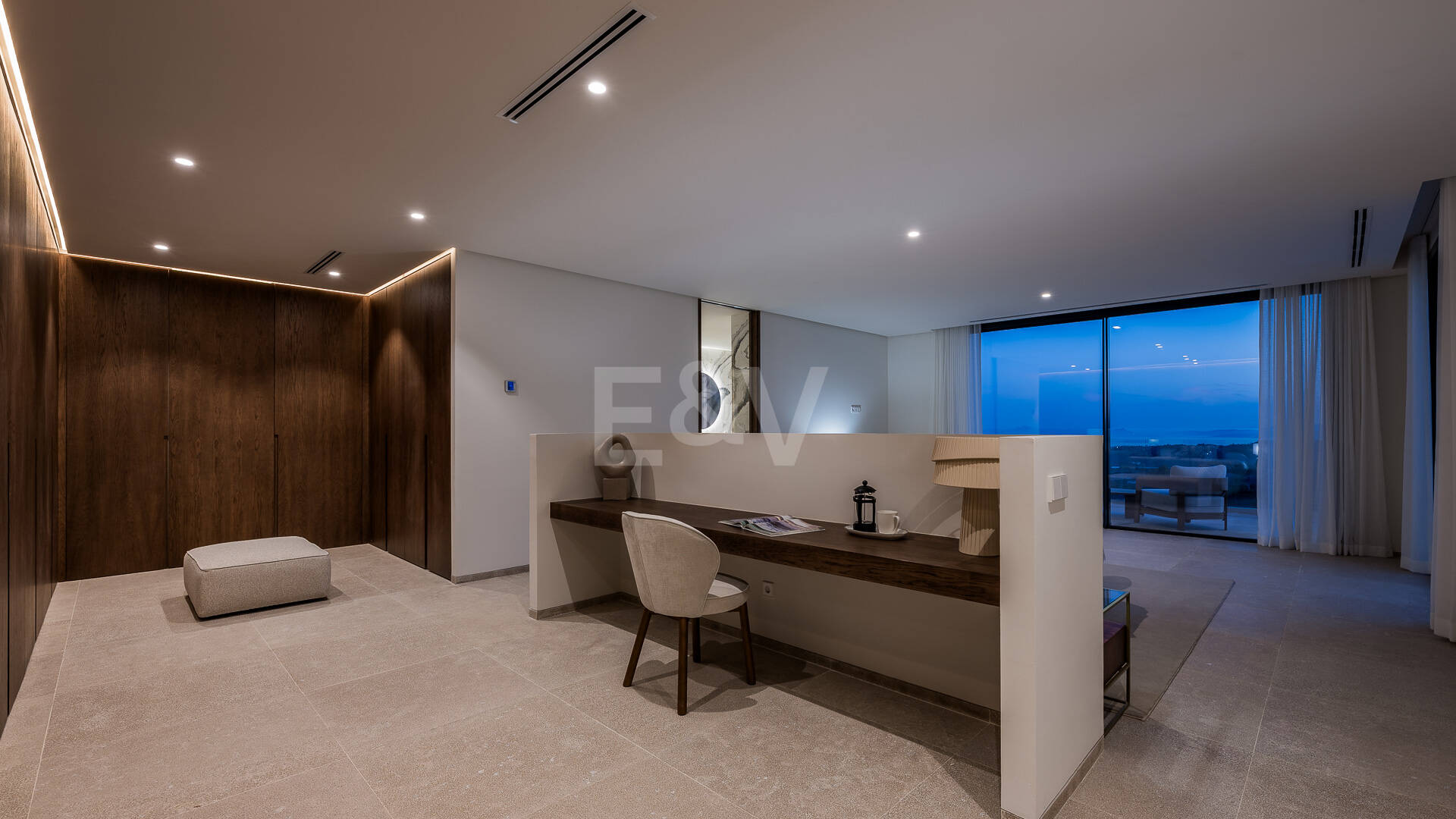 Ny Villa med havsutsikt i en gated Golf urbanisering i Marbella Club Golf Resort