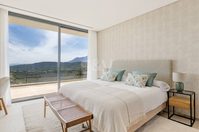 Ny Villa med havsutsikt i en gated Golf urbanisering i Marbella Club Golf Resort