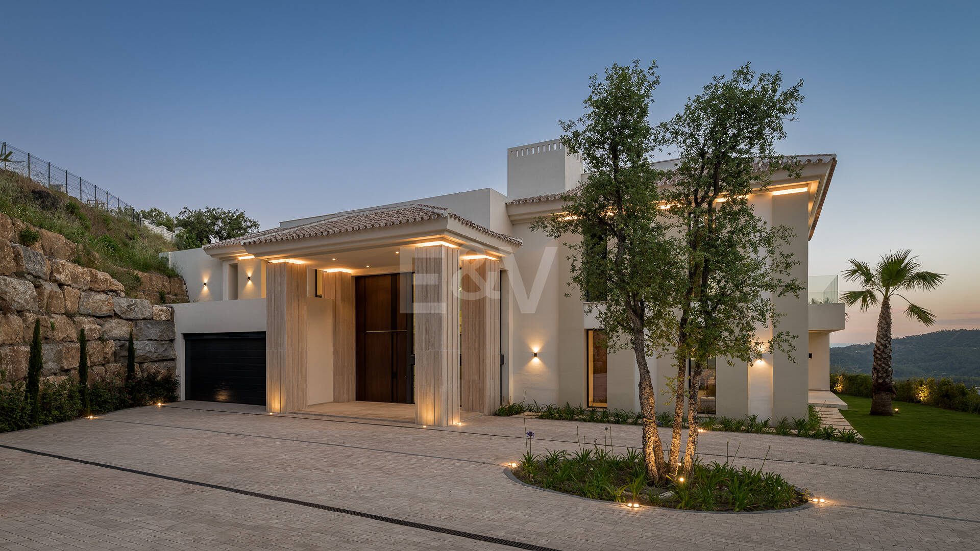Ny Villa med havsutsikt i en gated Golf urbanisering i Marbella Club Golf Resort