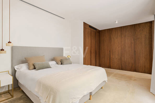 Ny Villa med havsutsikt i en gated Golf urbanisering i Marbella Club Golf Resort