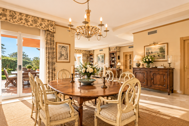 Elegante Maisonette-Wohnung in erster Strandlinie mit direktem Strandzugang und wunderschönem Meerblick