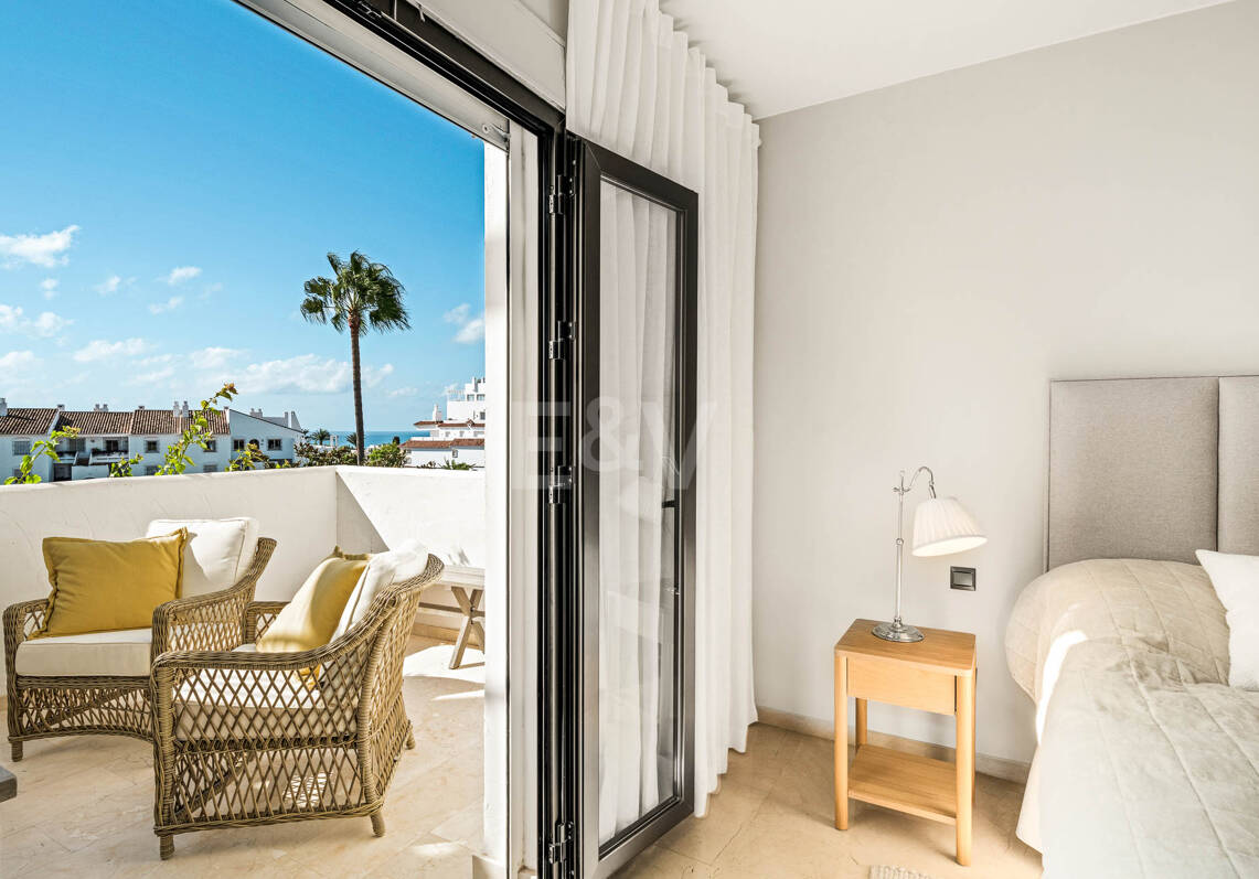 Schöne und komfortable Wohnung mit freiem Blick in bester Lage in Nueva Andalucía