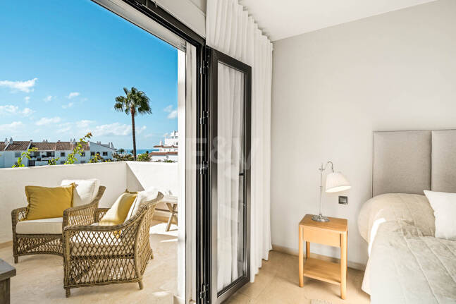 Schöne und komfortable Wohnung mit freiem Blick in bester Lage in Nueva Andalucía