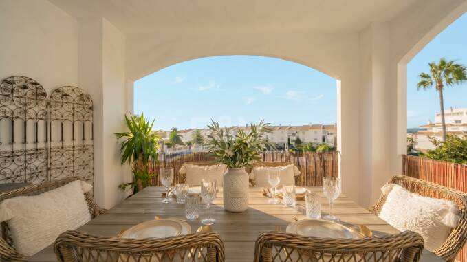 Schöne und komfortable Wohnung mit freiem Blick in bester Lage in Nueva Andalucía
