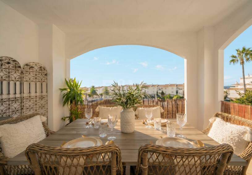 Schöne und komfortable Wohnung mit freiem Blick in bester Lage in Nueva Andalucía