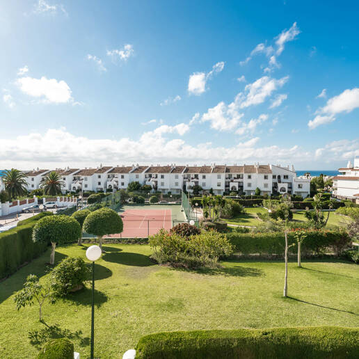 Schöne und komfortable Wohnung mit freiem Blick in bester Lage in Nueva Andalucía