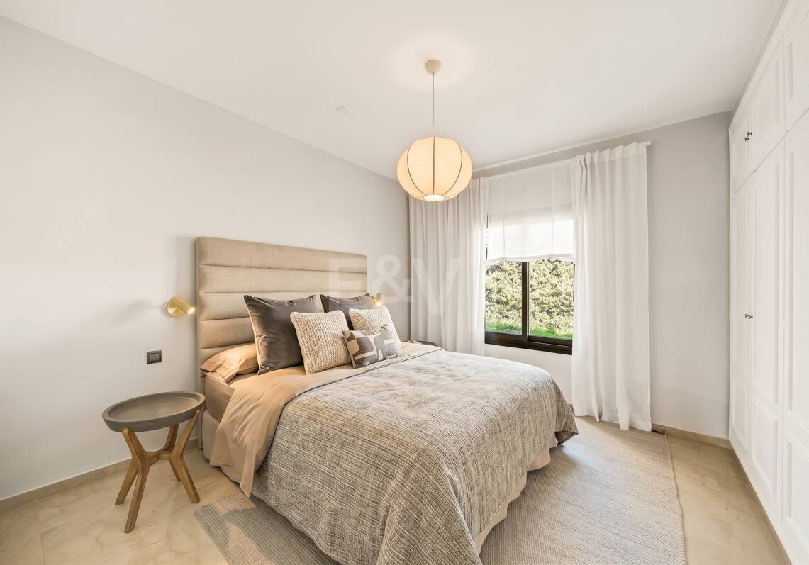 Schöne und komfortable Wohnung mit freiem Blick in bester Lage in Nueva Andalucía