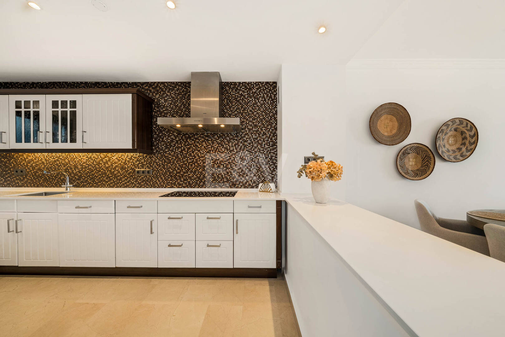 Schöne und komfortable Wohnung mit freiem Blick in bester Lage in Nueva Andalucía