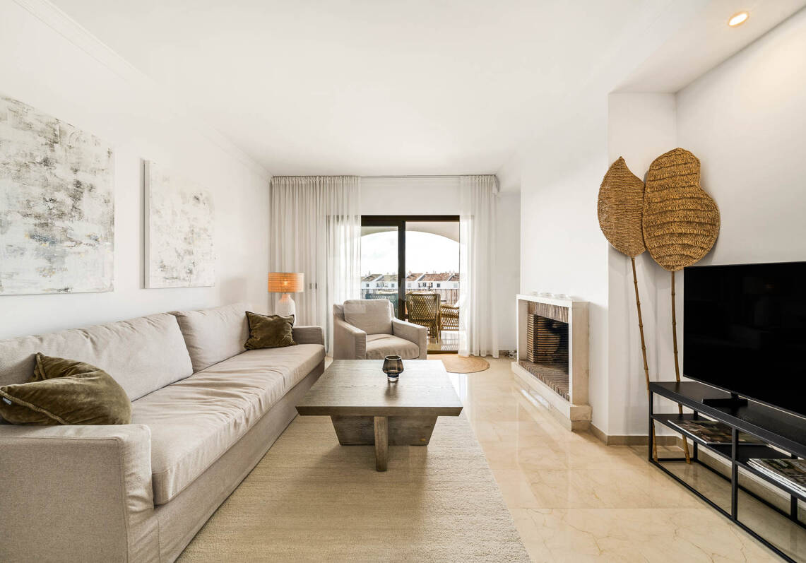 Schöne und komfortable Wohnung mit freiem Blick in bester Lage in Nueva Andalucía