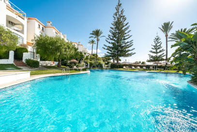 Schöne und komfortable Wohnung mit freiem Blick in bester Lage in Nueva Andalucía