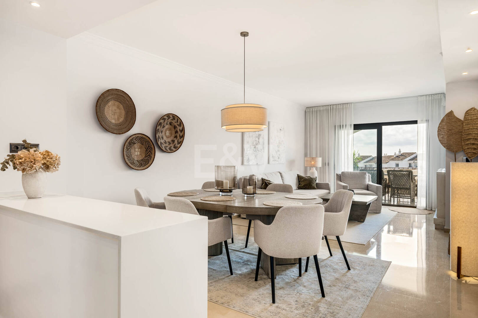 Schöne und komfortable Wohnung mit freiem Blick in bester Lage in Nueva Andalucía