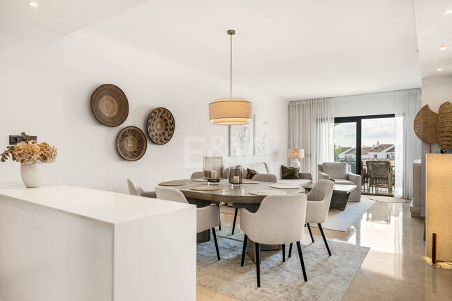 Schöne und komfortable Wohnung mit freiem Blick in bester Lage in Nueva Andalucía