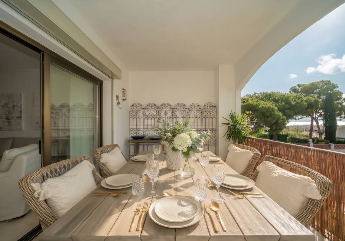 Schöne und komfortable Wohnung mit freiem Blick in bester Lage in Nueva Andalucía