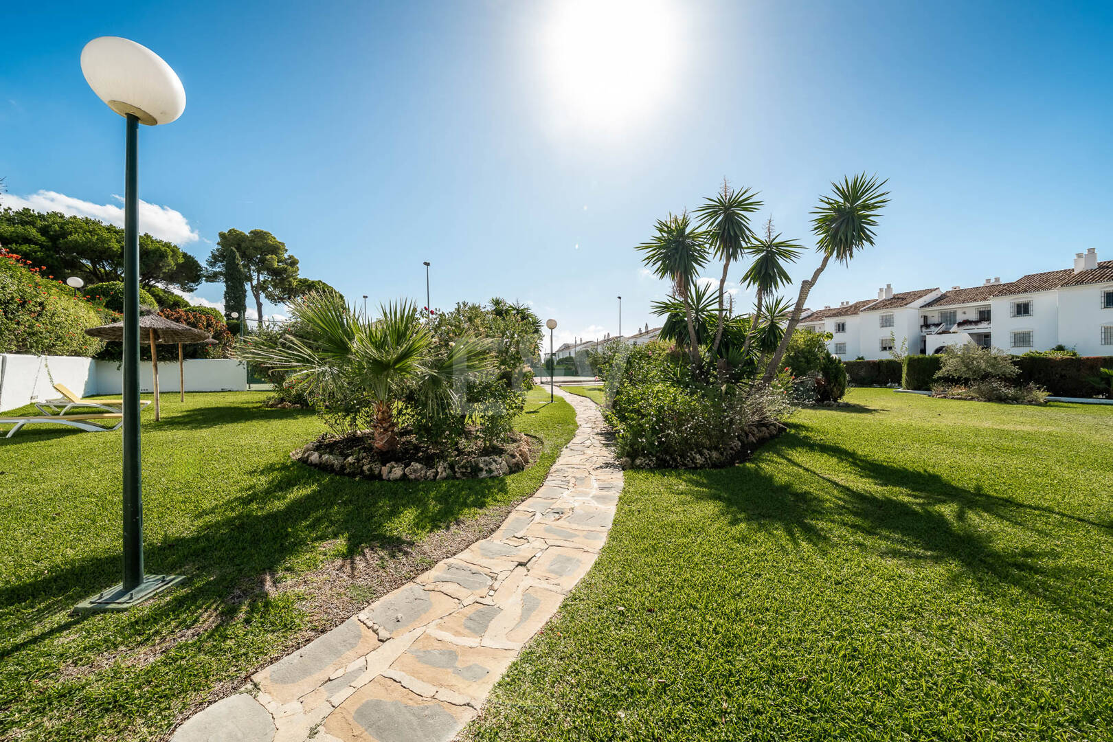 Schöne und komfortable Wohnung mit freiem Blick in bester Lage in Nueva Andalucía