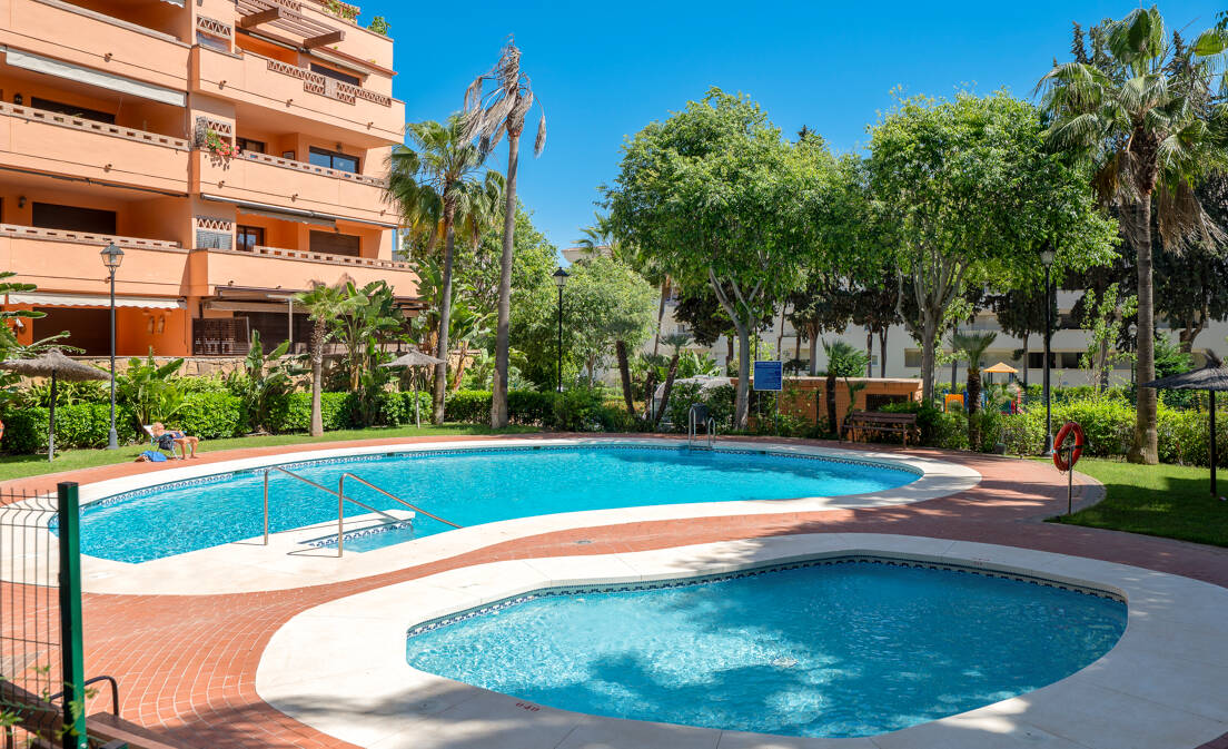 Costa Nagüeles – Un Oasis en la Milla de Oro

Apartamento amueblado con amplia terraza y vistas a los jardines en...