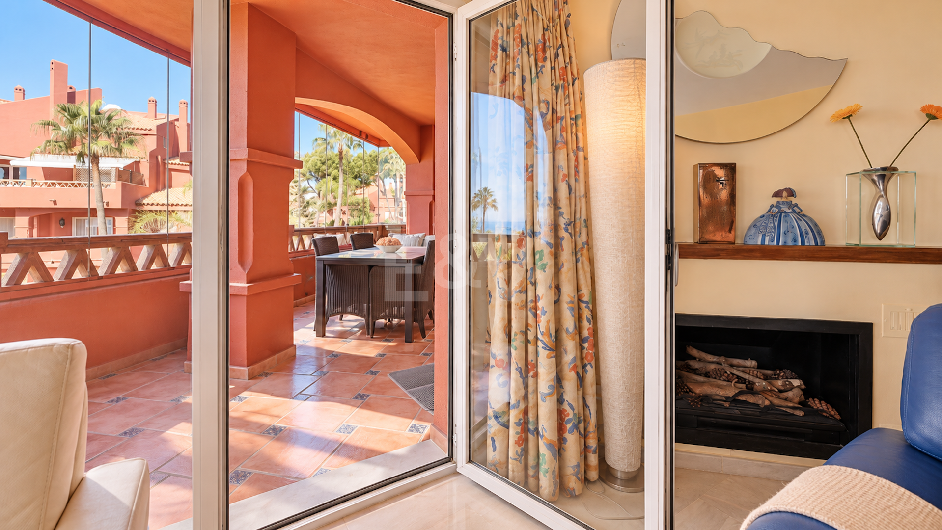 Wohnung in erster Strandlinie in Elviria, Marbella
