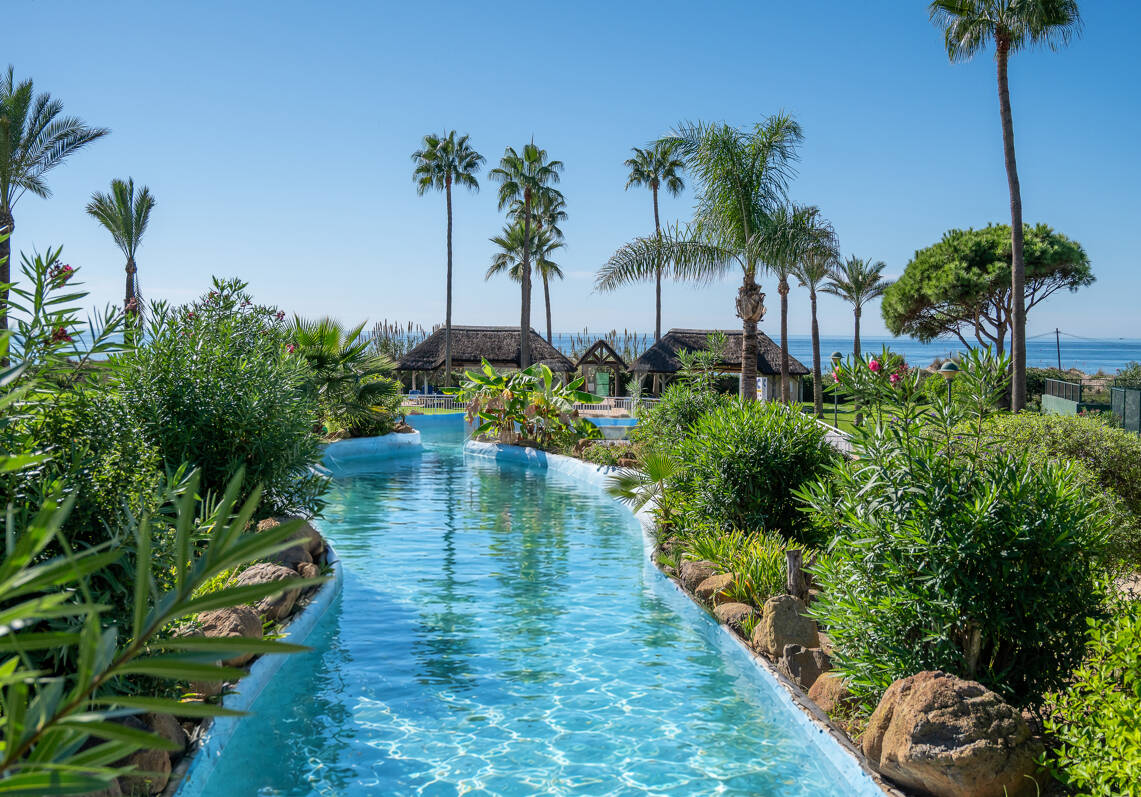 Wohnung in erster Strandlinie in Elviria, Marbella