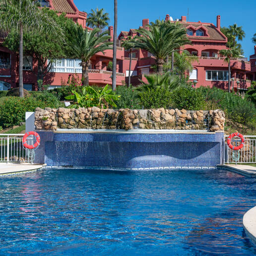 Wohnung in erster Strandlinie in Elviria, Marbella