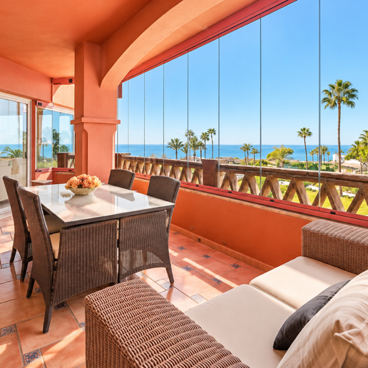 Wohnung in erster Strandlinie in Elviria, Marbella