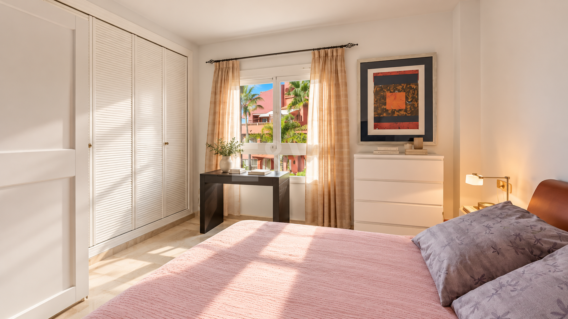 Wohnung in erster Strandlinie in Elviria, Marbella