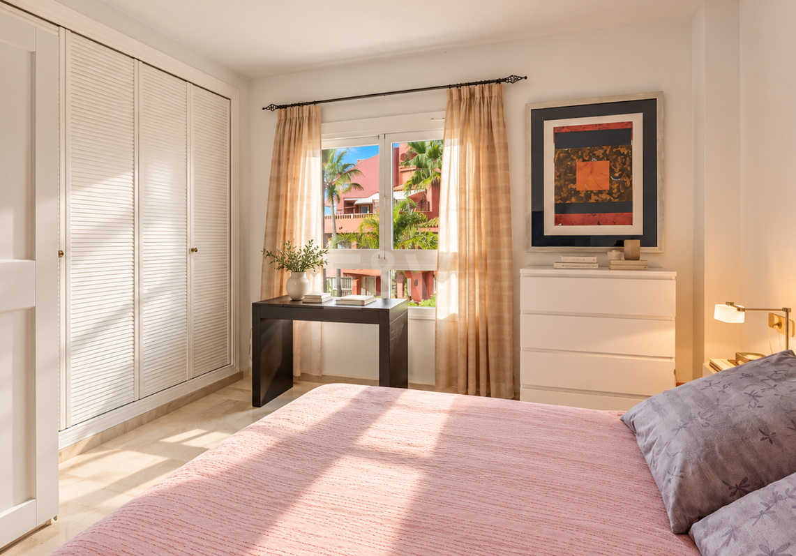 Wohnung in erster Strandlinie in Elviria, Marbella