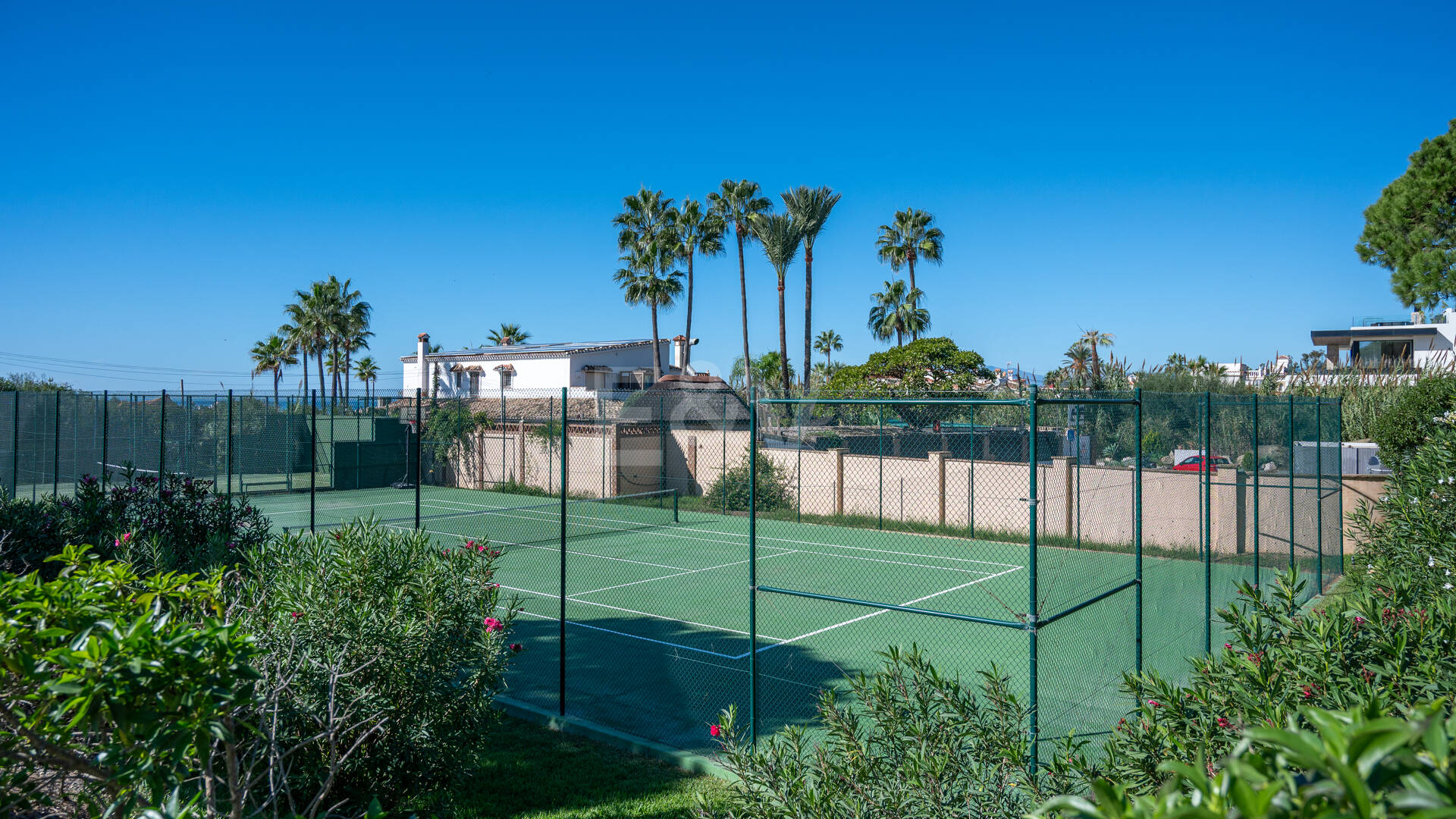 Wohnung in erster Strandlinie in Elviria, Marbella