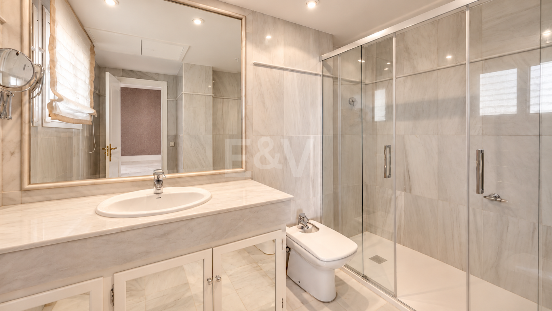 Wohnung in erster Strandlinie in Elviria, Marbella