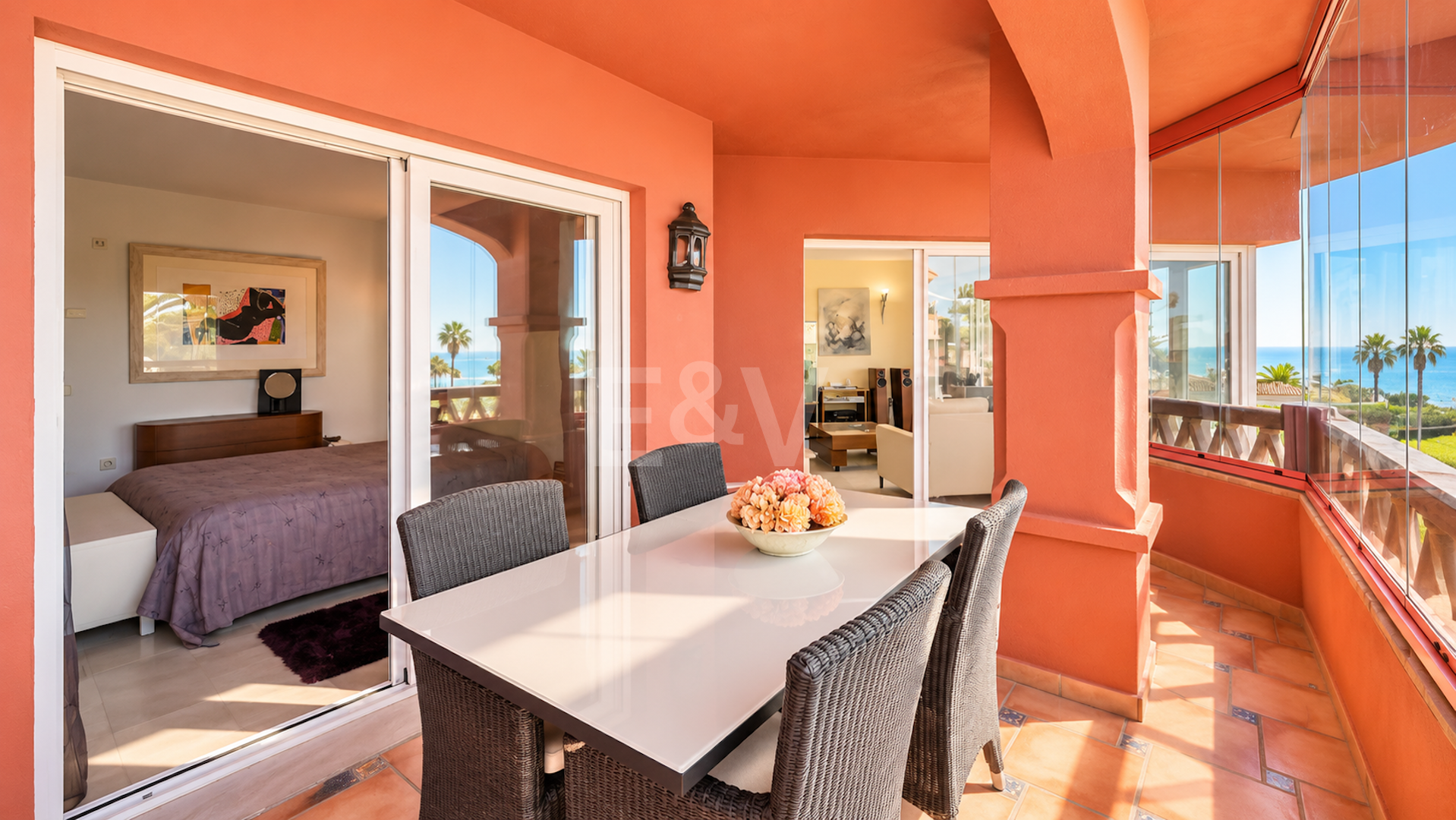 Wohnung in erster Strandlinie in Elviria, Marbella