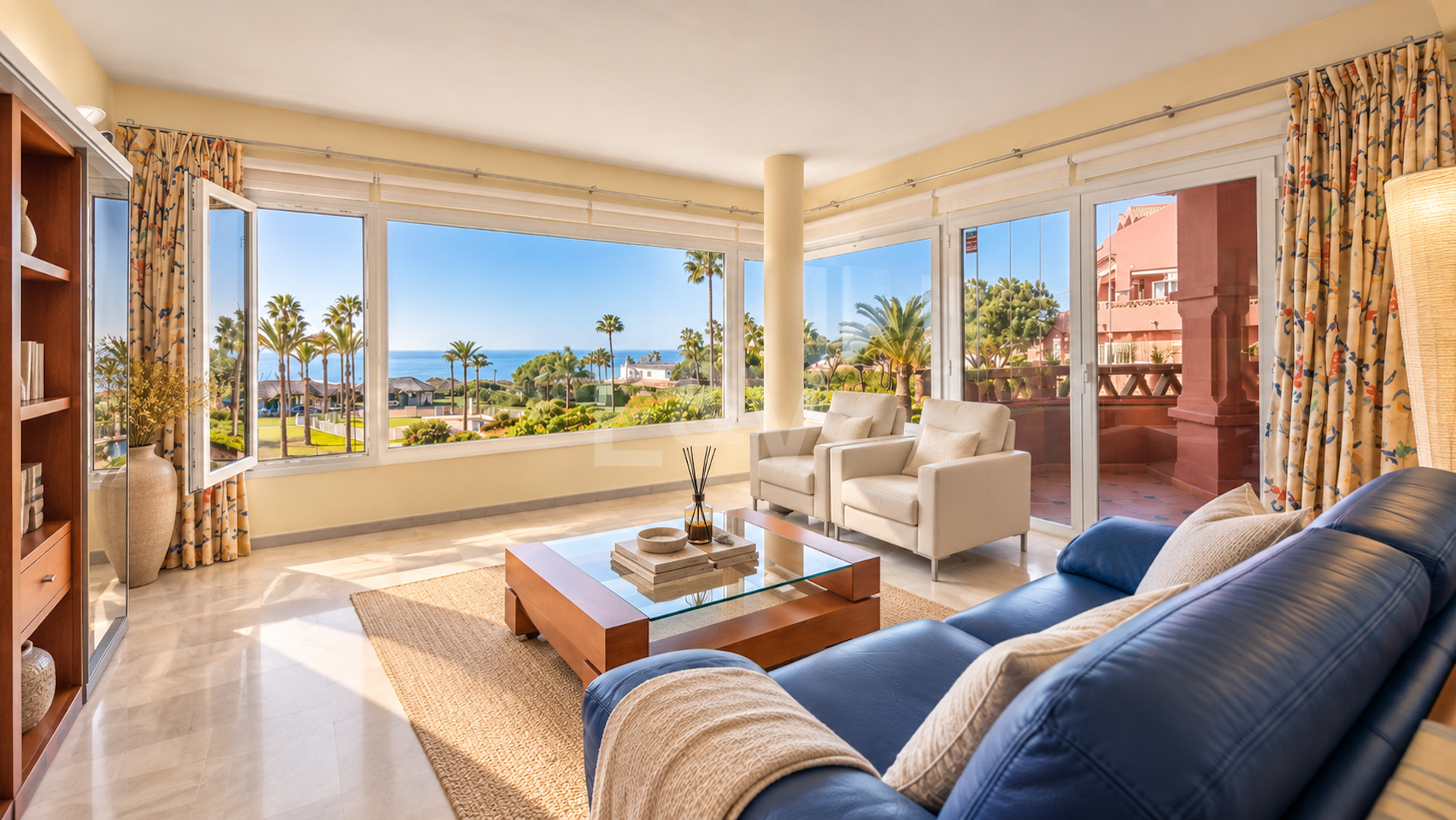 Wohnung in erster Strandlinie in Elviria, Marbella