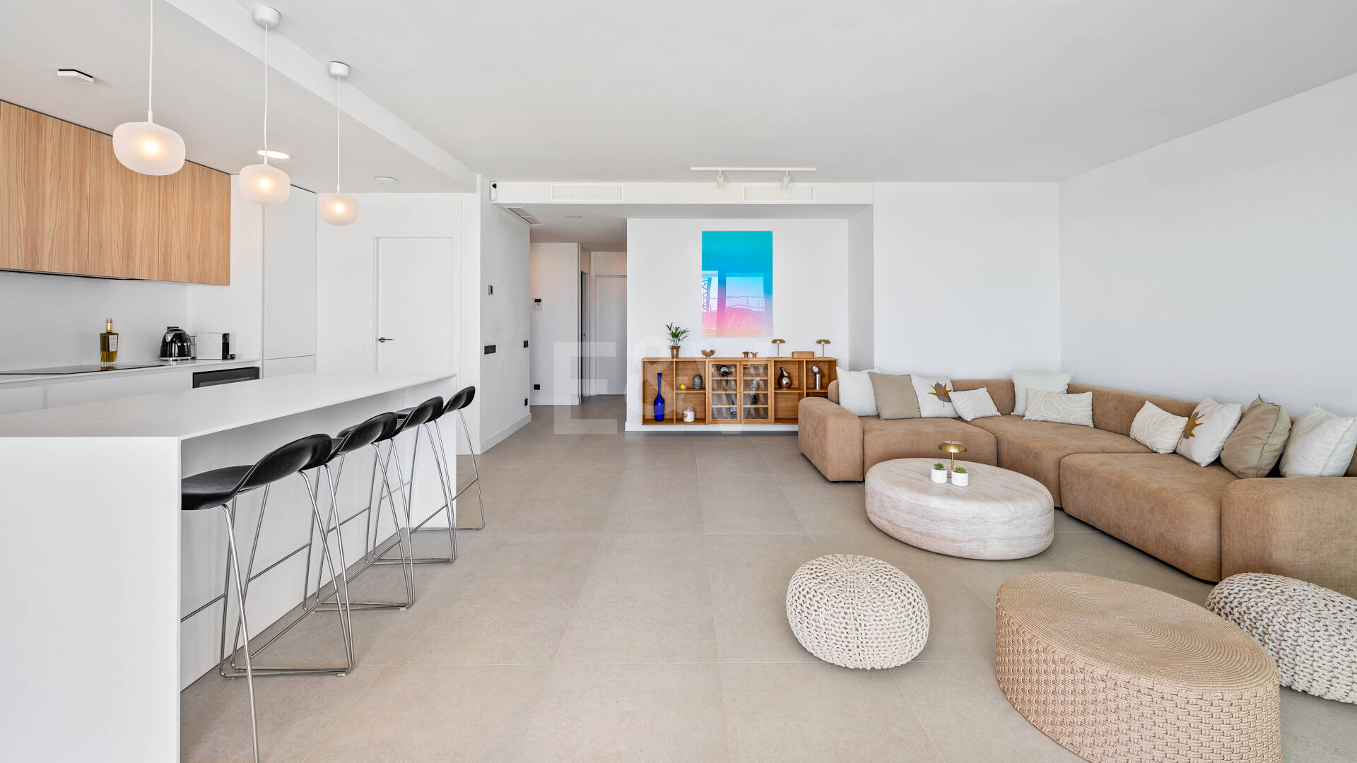Apartamento Contemporáneo de 3 Dormitorios con Espectacular Terraza y Vistas al Mar en MedBlue, Altos de los Monteros
