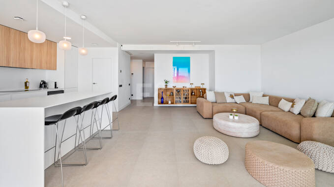 Modernes 3-Schlafzimmer-Apartment mit außergewöhnlicher Terrasse und Meerblick in MedBlue, Altos de los Monteros