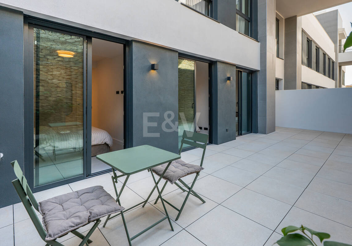 Apartamento Contemporáneo de 3 Dormitorios con Espectacular Terraza y Vistas al Mar en MedBlue, Altos de los Monteros